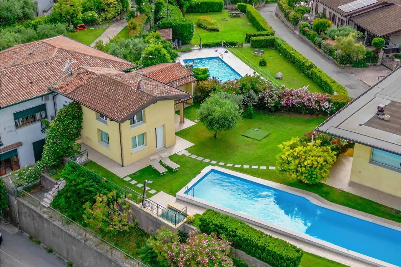 Piscina Panoramica - La Casa Volante location